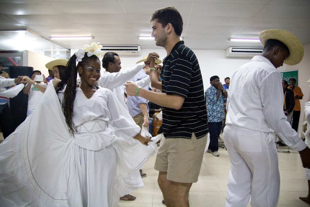 reasons to volunteer abroad